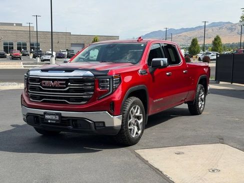 Used 2022 GMC Sierra 1500 SLT w/ SLT Premium Package AWD/4WD image 11