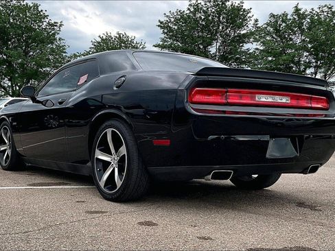 Used 2014 Dodge Challenger R/T RWD image 5