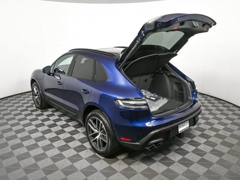Certified 2025 Porsche Macan image 32