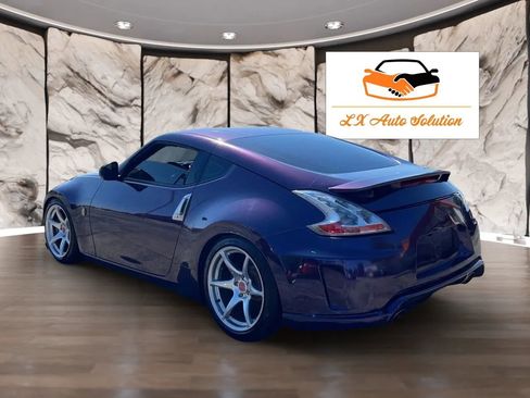 Used 2011 Nissan 370Z Touring w/ Sport Pkg image 4