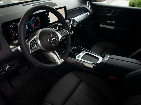 Certified 2025 Mercedes-Benz GLB 250 4MATIC image 23