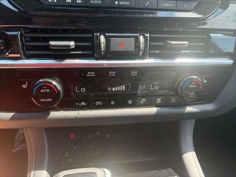Used 2025 Nissan Pathfinder SV AWD/4WD image 23