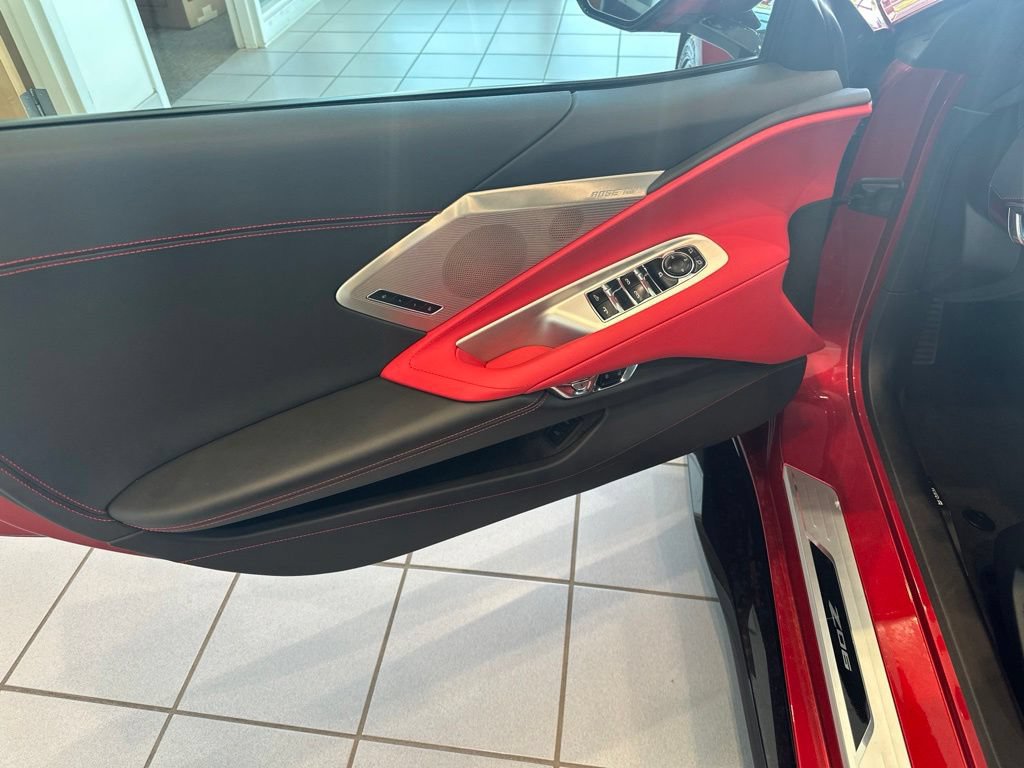 Used 2025 Chevrolet Corvette Z06 RWD image 16