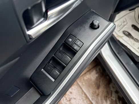 Used 2021 Toyota Highlander XSE AWD/4WD image 25