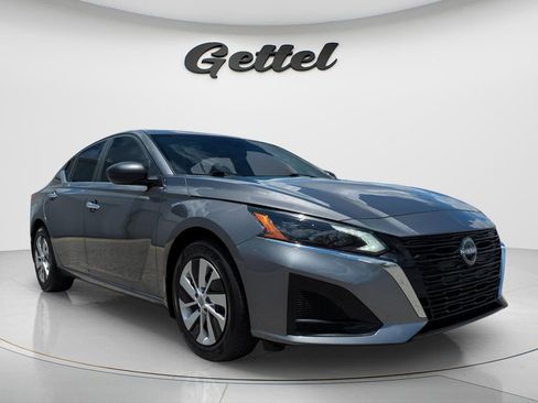 Certified 2024 Nissan Altima 2.5 S FWD image 3
