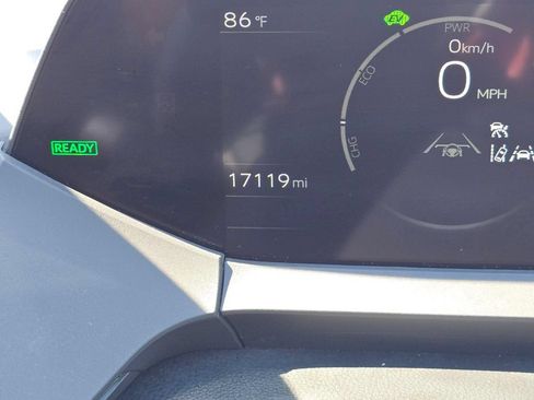 Used 2024 Toyota Prius XLE AWD/4WD image 29