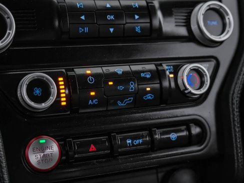 Used 2021 Ford Mustang Coupe image 22