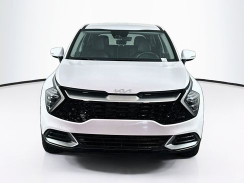Used 2024 Kia Sportage EX FWD image 2