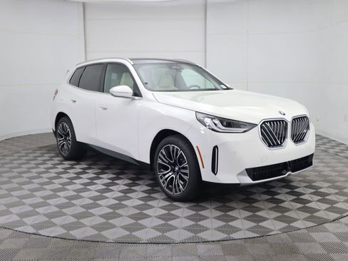 Certified 2025 BMW X3 xDrive30i w/ Premium Package image 3