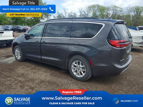 Used 2022 Chrysler Pacifica Touring-L FWD image 3