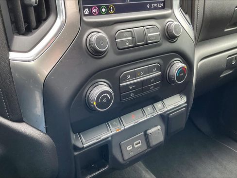 Used 2020 Chevrolet Silverado 1500 LT image 31