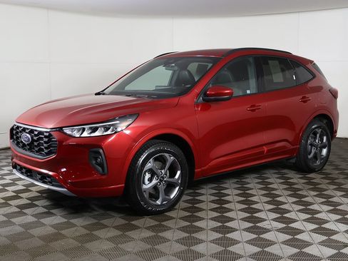 Used 2023 Ford Escape ST-Line Select w/ Tech Pack #2 AWD/4WD image 8