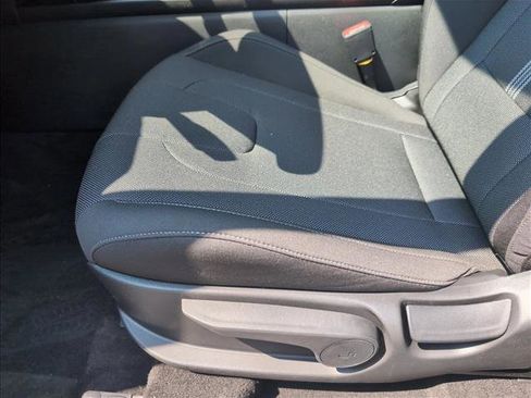 New 2026 Hyundai Elantra SE image 4