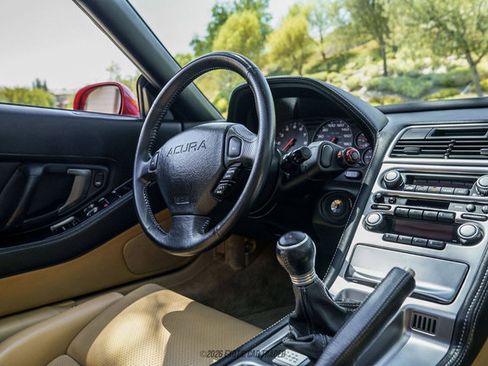Used 2004 Acura NSX T RWD image 70