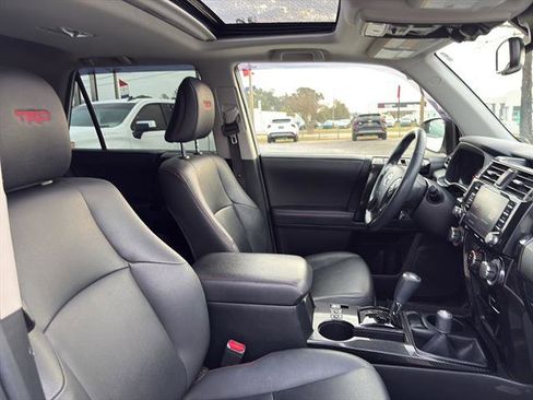 Used 2020 Toyota 4Runner Venture w/ Moonroof Package image 9