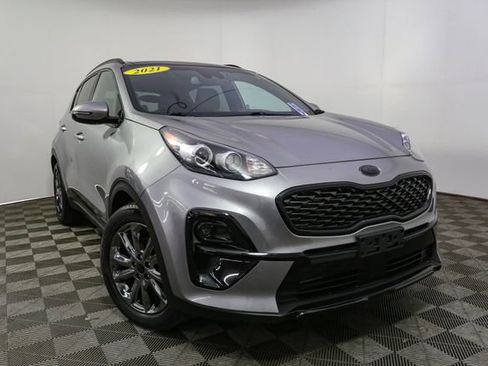 Used 2021 Kia Sportage S w/ S FWD Premium Package image 3