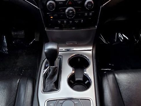 Used 2020 Jeep Grand Cherokee Limited w/ Luxury Group II image 14