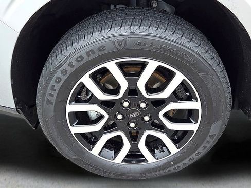 Used 2023 Ford Maverick Lariat w/ Lariat Luxury Package FWD image 9
