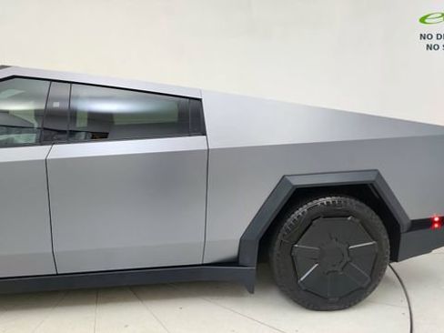 Used 2024 Tesla Cybertruck Cyberbeast AWD/4WD image 11