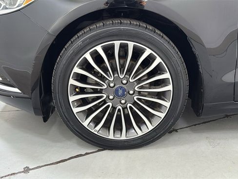 Used 2017 Ford Fusion SE image 24
