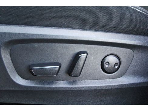 Used 2024 Nissan Pathfinder SV image 25