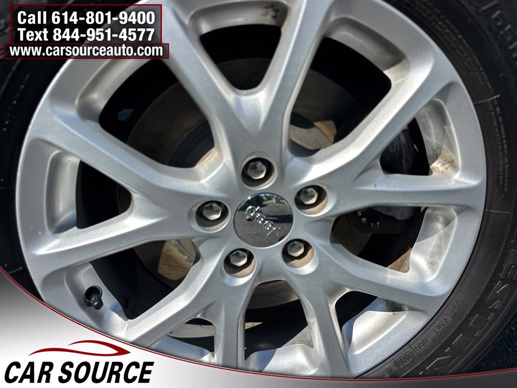 Used 2016 Jeep Cherokee Latitude w/ Comfort/Convenience Group AWD/4WD image 25