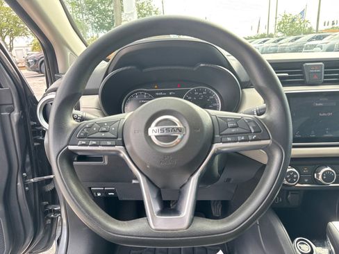 Certified 2021 Nissan Versa SV FWD image 22