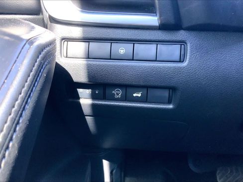 Used 2024 Nissan Rogue SV image 29