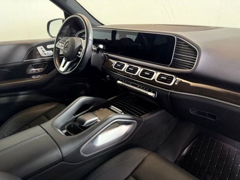 Used 2022 Mercedes-Benz GLE 350 4MATIC w/ Premium Package image 11