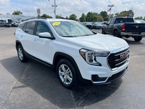 Used 2023 GMC Terrain SLE w/ Driver Convenience Package AWD/4WD image 3