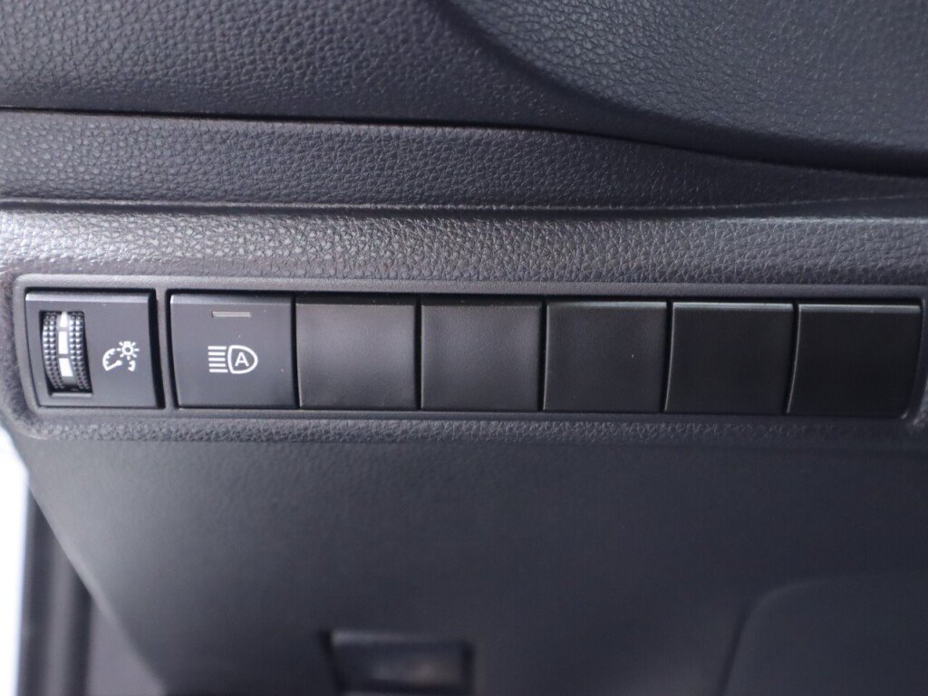 Used 2025 Toyota Corolla LE FWD image 10
