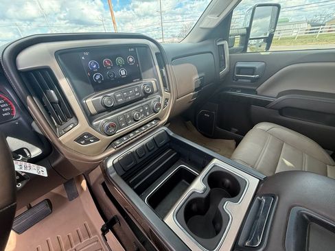 Used 2015 GMC Sierra 2500 Denali w/ Duramax Plus Package image 15