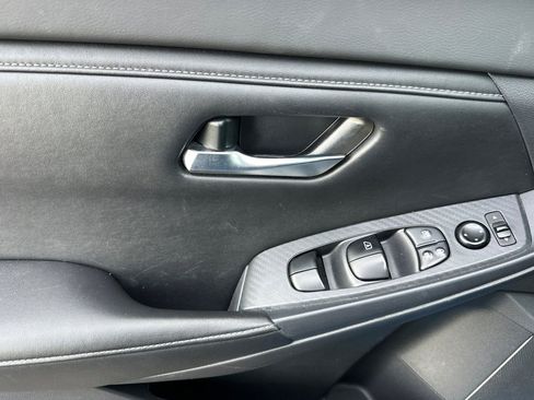 Used 2023 Nissan Sentra SV FWD image 7