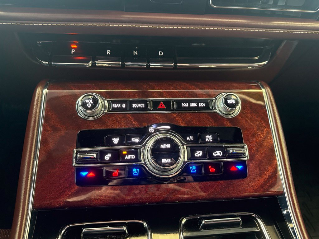 Certified 2021 Lincoln Aviator Black Label w/ Dynamic Handling Package AWD/4WD image 42