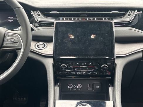 Used 2023 Jeep Grand Cherokee 30th Anniversary AWD/4WD image 12