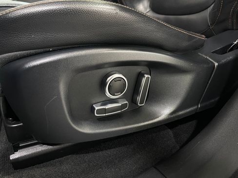 Used 2019 Jaguar F-PACE Prestige image 17