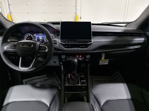 New 2026 Jeep Compass Latitude image 10