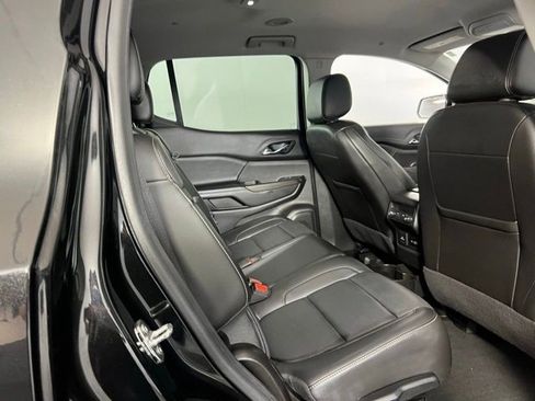 Used 2023 GMC Acadia SLT image 33