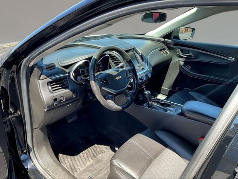 Used 2018 Chevrolet Impala LT FWD image 17