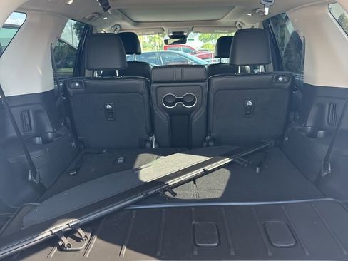 Used 2025 Honda Pilot Touring image 13