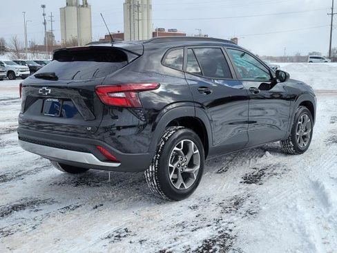 Used 2024 Chevrolet Trax LT w/ Driver Confidence Package image 2