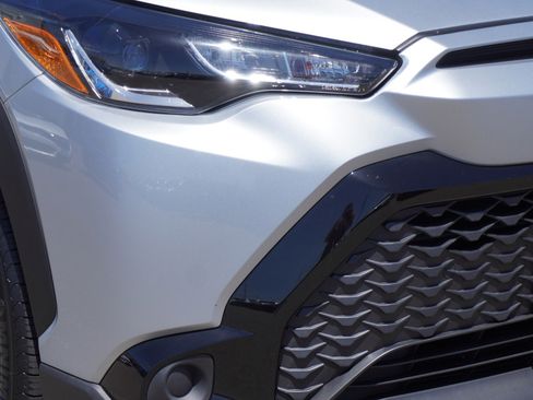Used 2024 Toyota Corolla Cross AWD Hybrid w/ Moonroof Package image 3