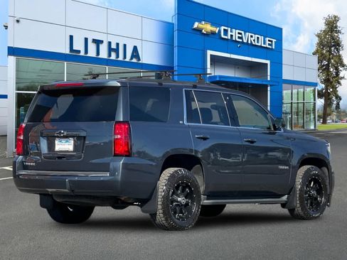 Used 2019 Chevrolet Tahoe LT w/ Luxury Package AWD/4WD image 2