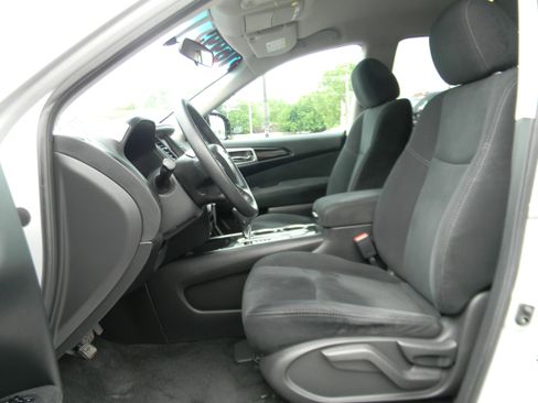 Used 2016 Nissan Pathfinder S image 5