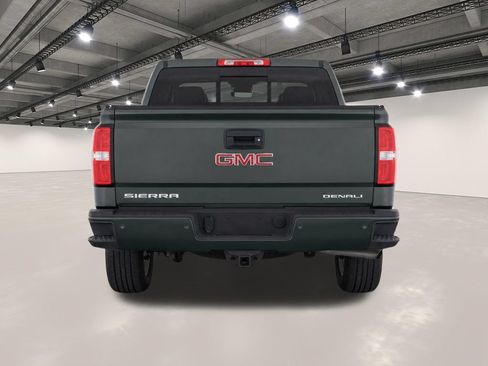 Used 2017 GMC Sierra 2500 Denali w/ Suspension Package, Off-Road AWD/4WD image 7