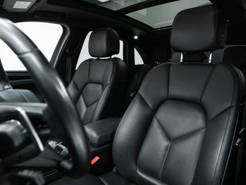 Certified 2024 Porsche Macan AWD/4WD image 5