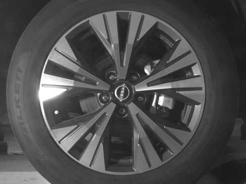 Used 2023 Nissan Rogue SV FWD image 12