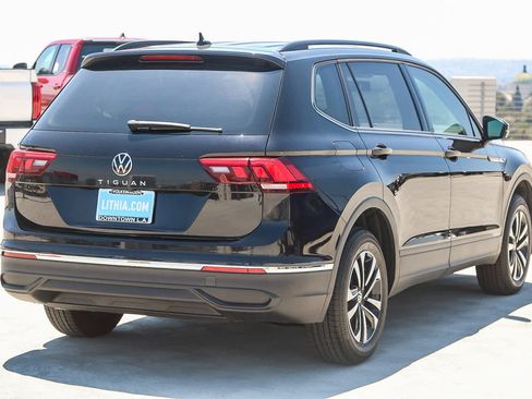 Used 2022 Volkswagen Tiguan S image 6