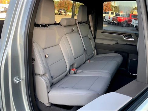 Used 2025 GMC Sierra 2500 SLT w/ SLT Convenience Package image 18