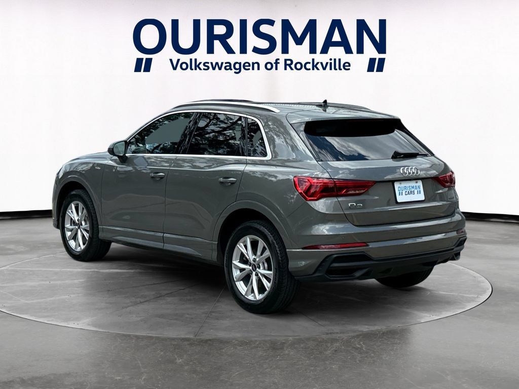 Used 2023 Audi Q3 2.0T Premium w/ Convenience Package AWD/4WD image 4